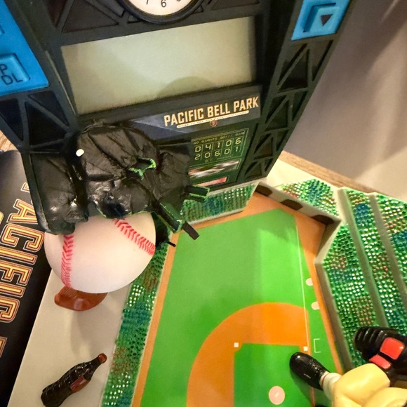 San Francisco Giants Baseball Stadium Figurine - Picture 4 of 15